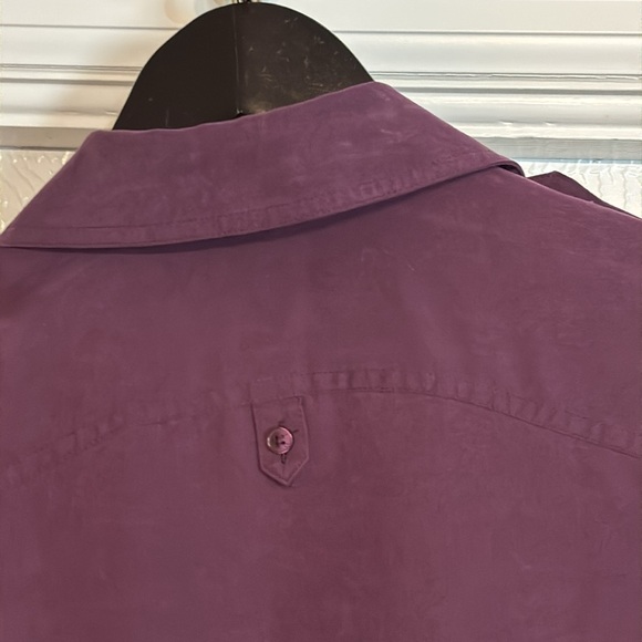 Express M plum fitted long sleeve shirt 2 pockets v neck button up - Picture 9 of 10